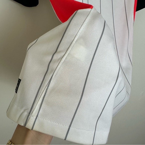 Nike 2021-22 Liverpool Air Max Club Collection - Picture 11 of 12